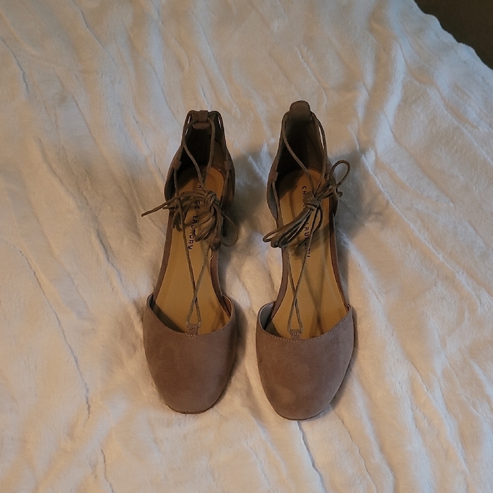 NWOB Chinese Laundry Tan faux Suede Women's Shoes